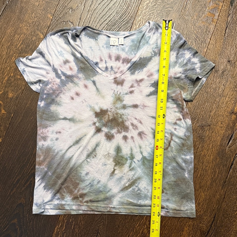 4. BP. Hand Tie Dyed - V Neck T-Shirt - Nordstrom Exclusive Brand - Picture 4 of 7